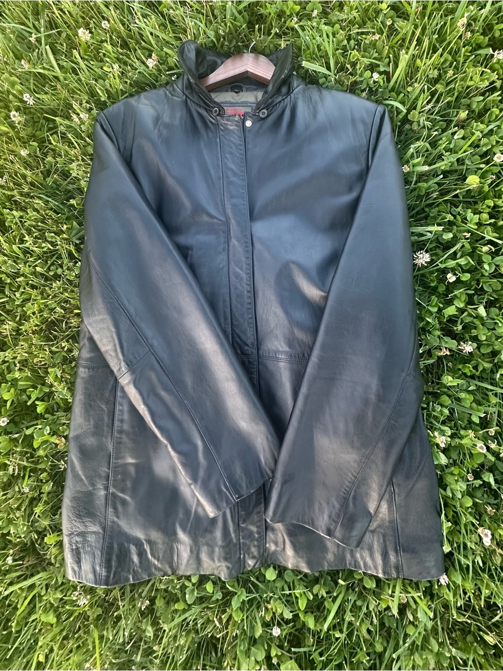 Women’s Large Black Leather Jacket with Quilted Interior- like new - Picture 5 of 10
